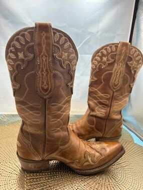 Ariat women 9 Zealous snip toe cowgirl boots